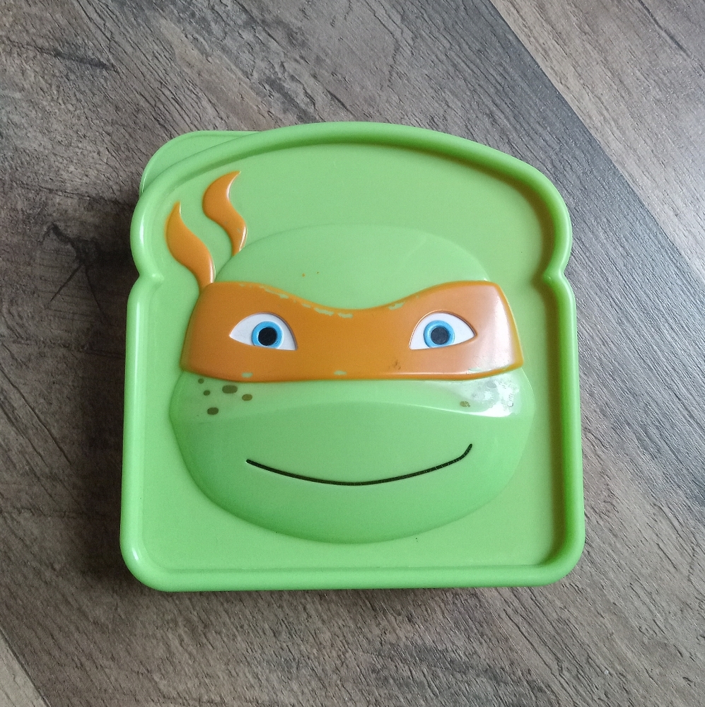Nickelodeon Teenage Mutant Ninja Turtles Michelangelo Sandwich Saver